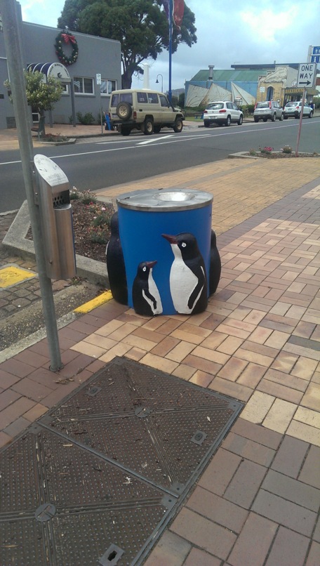 Penguin trash can